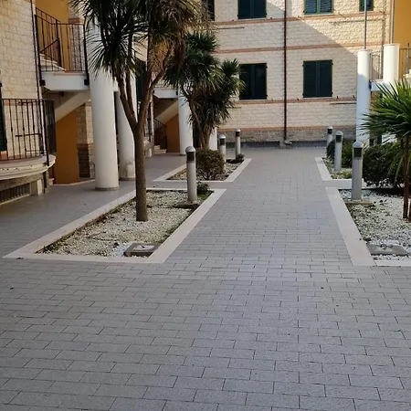 Relax - Terrazzo Vivibile, Clima E Navetta 아파트 시롤로